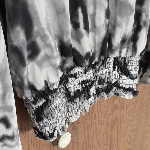 Micheal Kors | Abstract Print Blouse (L) - Picture 2 of 6